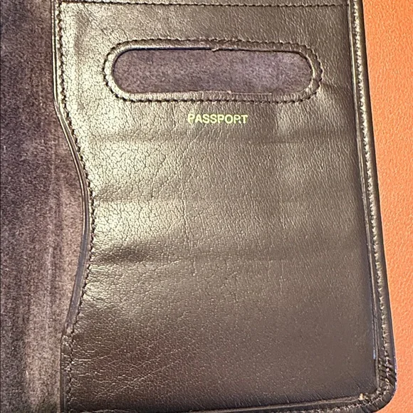 Leather Travel Wallet Organizer in Dark Brown - Picture 6 of 8